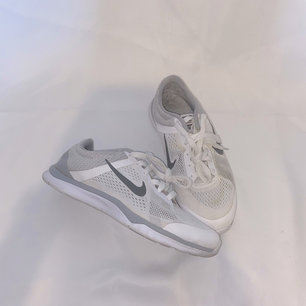 Women’s size 7 US Nike - training season 5